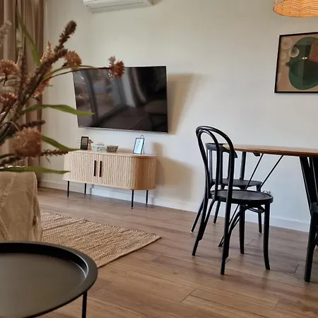Apartament Plażowa 108 *